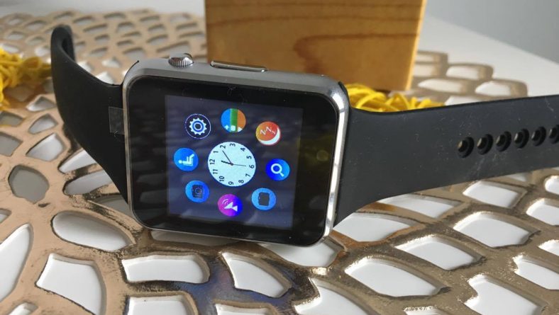 Cui ii poti oferi cadou un smartwatch?