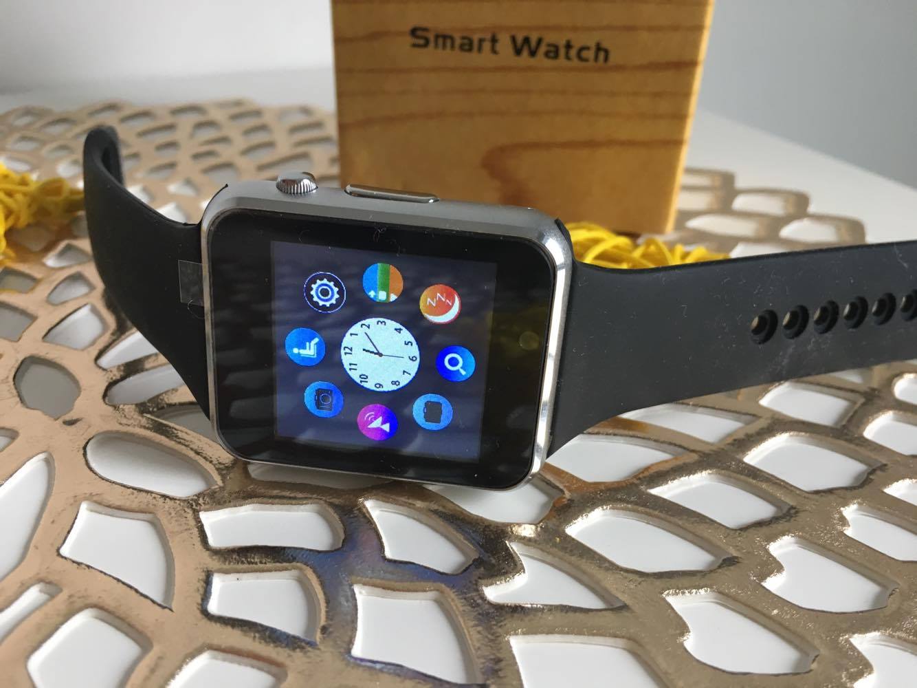 Cui ii poti oferi cadou un smartwatch?