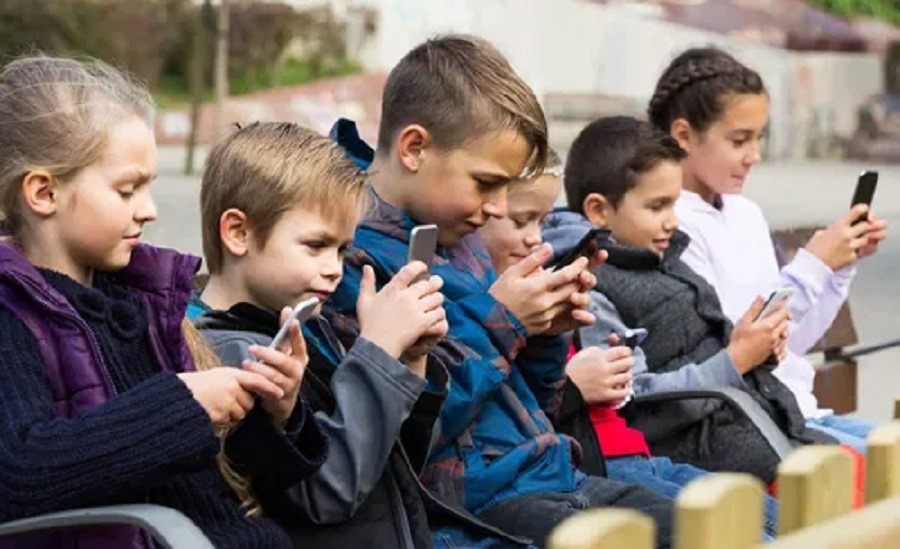 De ce copiii au nevoie de telefoane si ce aplicatii sunt utile si pentru copii dar si pentru parinti?