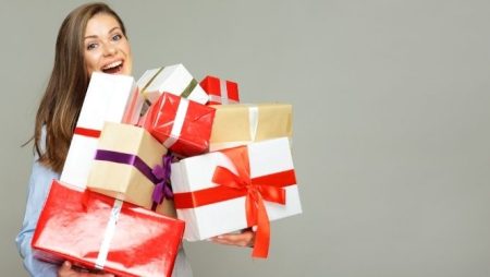 Psihologia din spatele cadourilor – de ce suntem atat de fericiti cand oferim cadouri