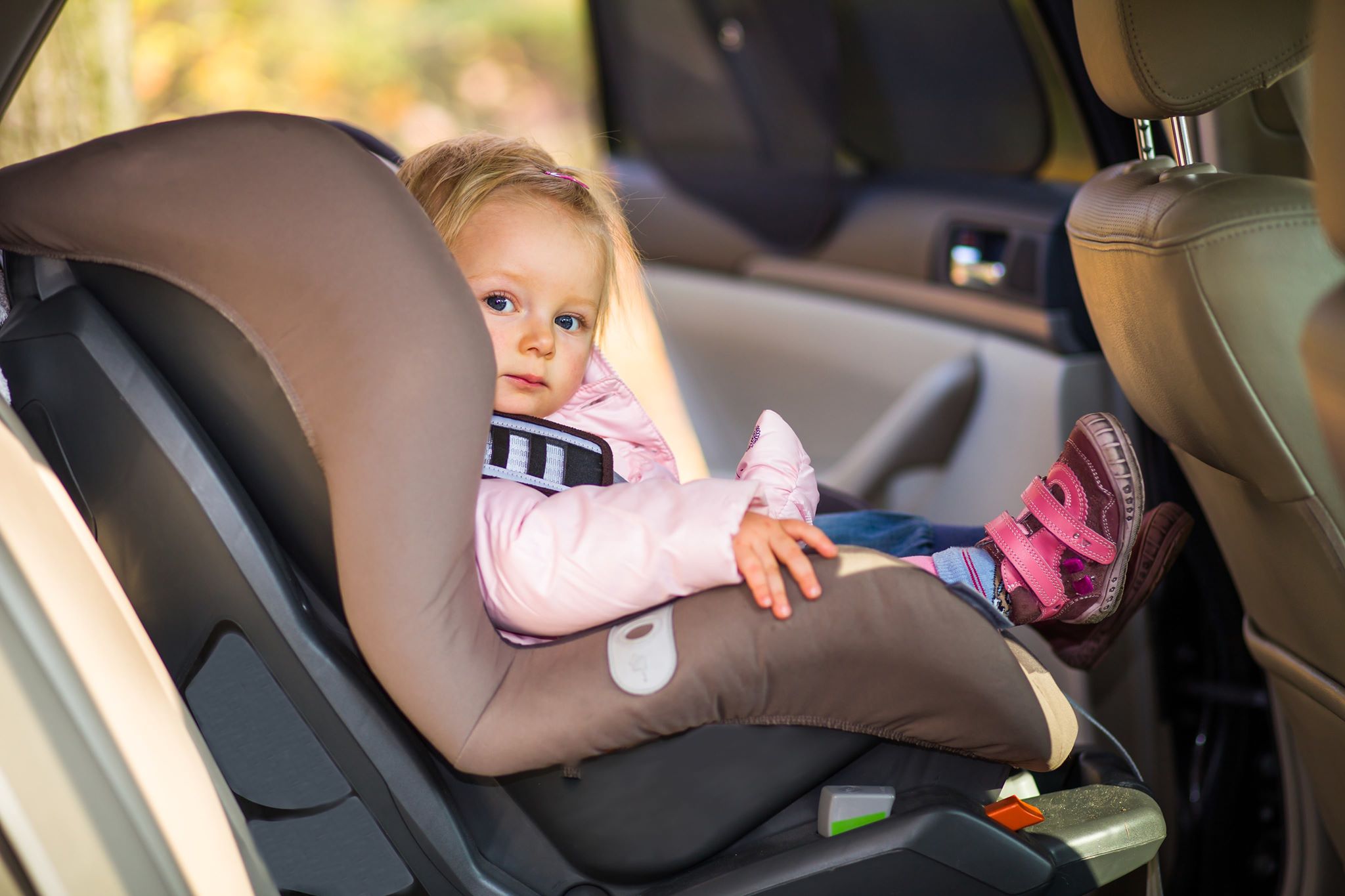 Scaun auto pentru copii Joie - Siguranță maxima pentru copilul tău